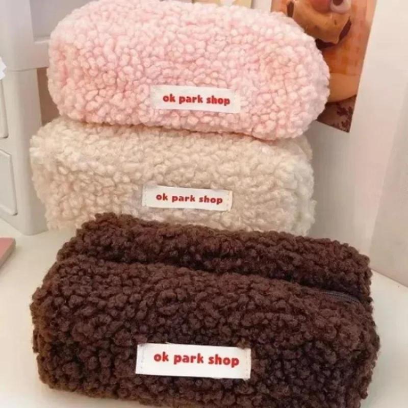 Aesthetic Large Pencil Case Pouch - 2026年ラムプラッシュ収納バッグ シンプルなデザイン 大容量メイクポーチ 携帯用学生文房具ペンケース 財布