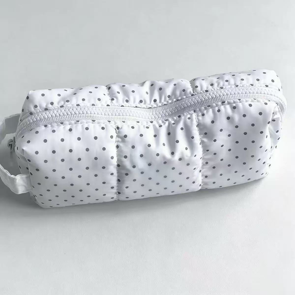 Aesthetic Large Pencil Case Pouch - 水玉模様の手持ち鉛筆バッグ大容量美的学生文具収納ポーチ女の子かわいいペンケース新学期