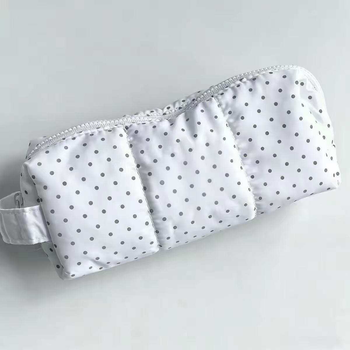 水玉模様の手持ち鉛筆バッグ大容量美的学生文具収納ポーチ女の子 - Aesthetic Large Pencil Case Pouch のレビューと価格